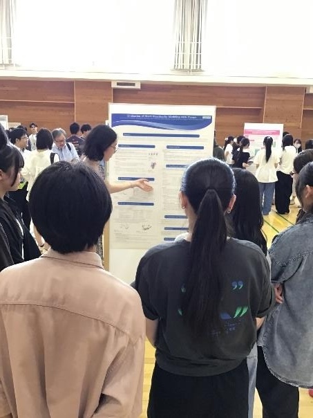コズモエッセイ ポスターセッションの様子