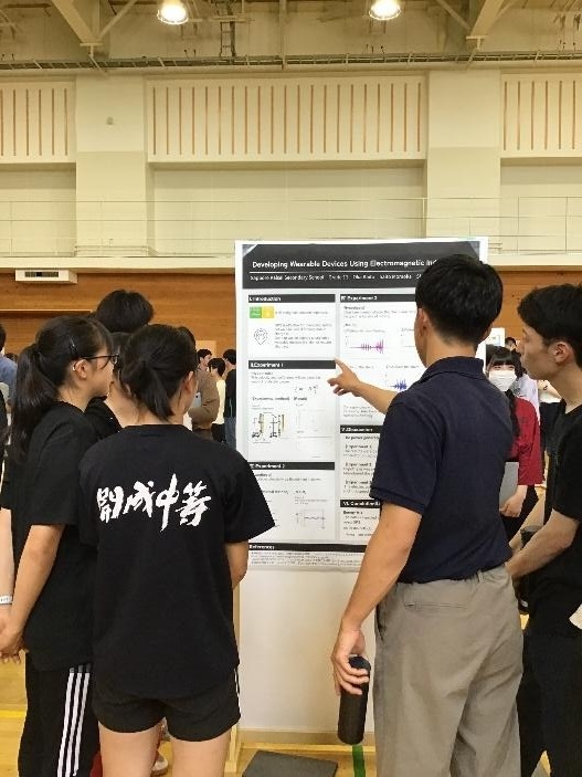 コズモエッセイ ポスターセッションの様子